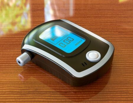 Handheld vs. Workplace Breathalysers: Which One Suits Your Needs?
